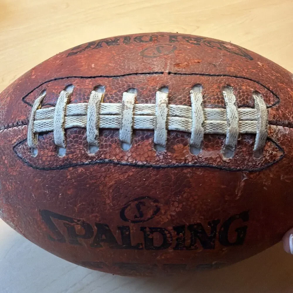 2007 Spalding Neverflap/Never Flat Composite Football NFL 72-0051 Used Good